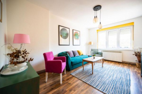 Colorful 1BDR Apartment few steps from City Center